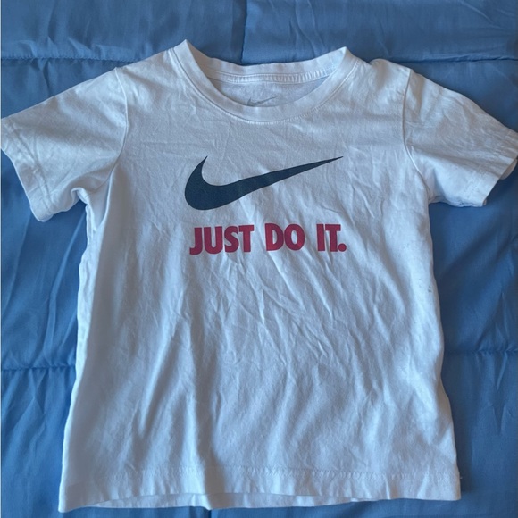 Toddler Nike shirts. Size 7 but I think they run a size smaller more like a 6. - Picture 3 of 3